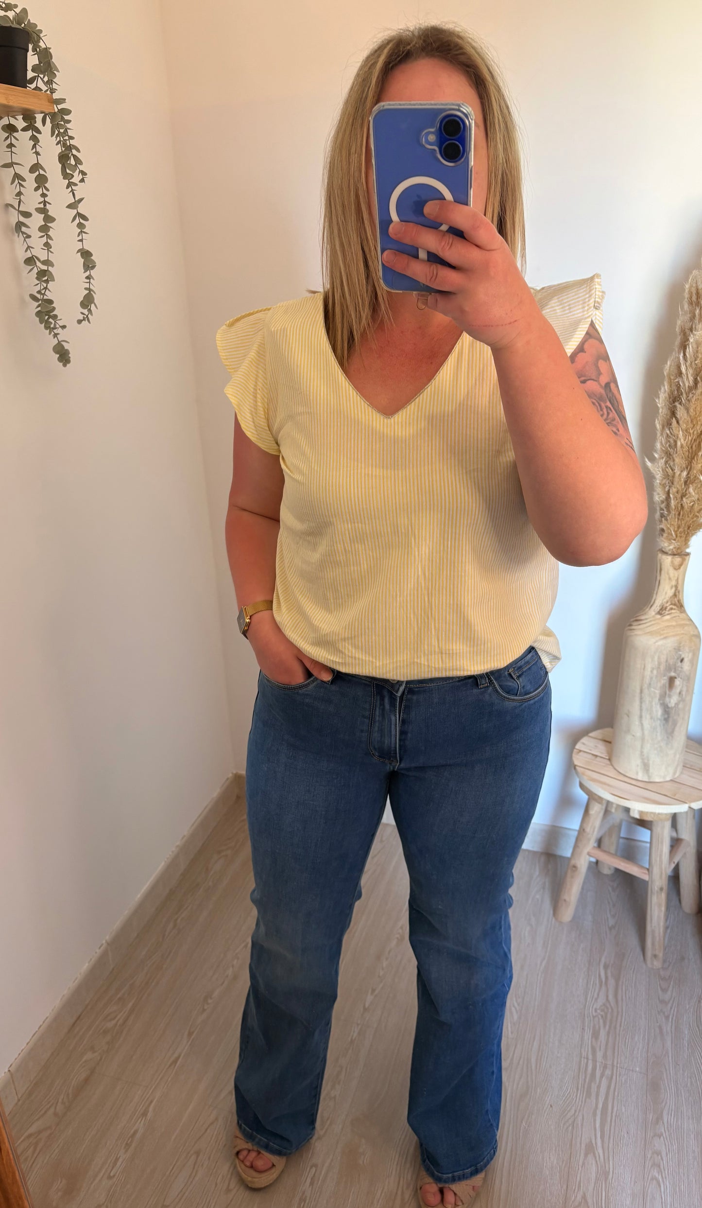 Blouse jaune à volants